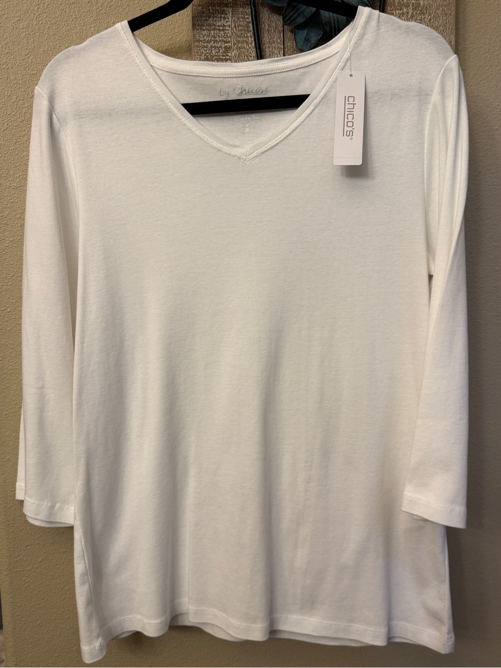 Chico's Alabaster White 3/4 Sleeve V-Neck Basic Knit Top Size 2 (L / 12-14) NWT